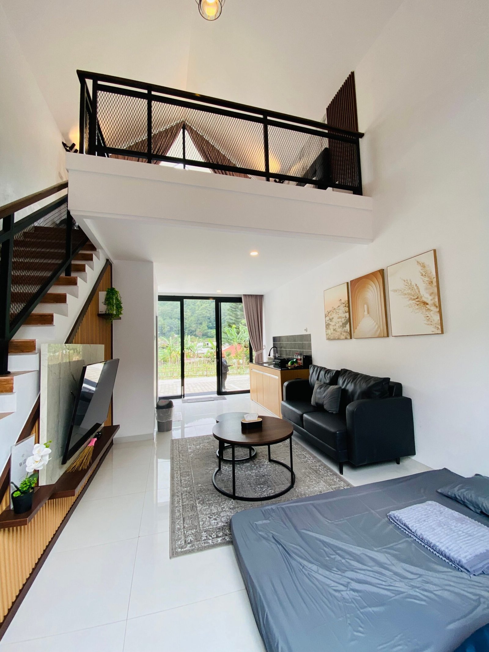 Mezzanine Partial